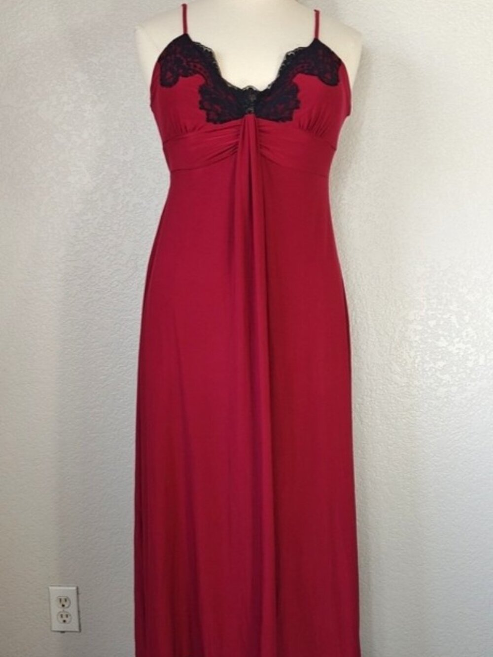 Soma Sz L Long Drapey Chemise Nightgown Red Knit Black Lace Trim
